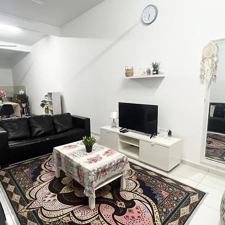 Homestay Near Plaza Tol Bandar Ainsdale Labu Kültér fotó